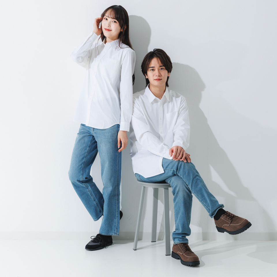 白いNOTOSNOW Yシャツを着た2人